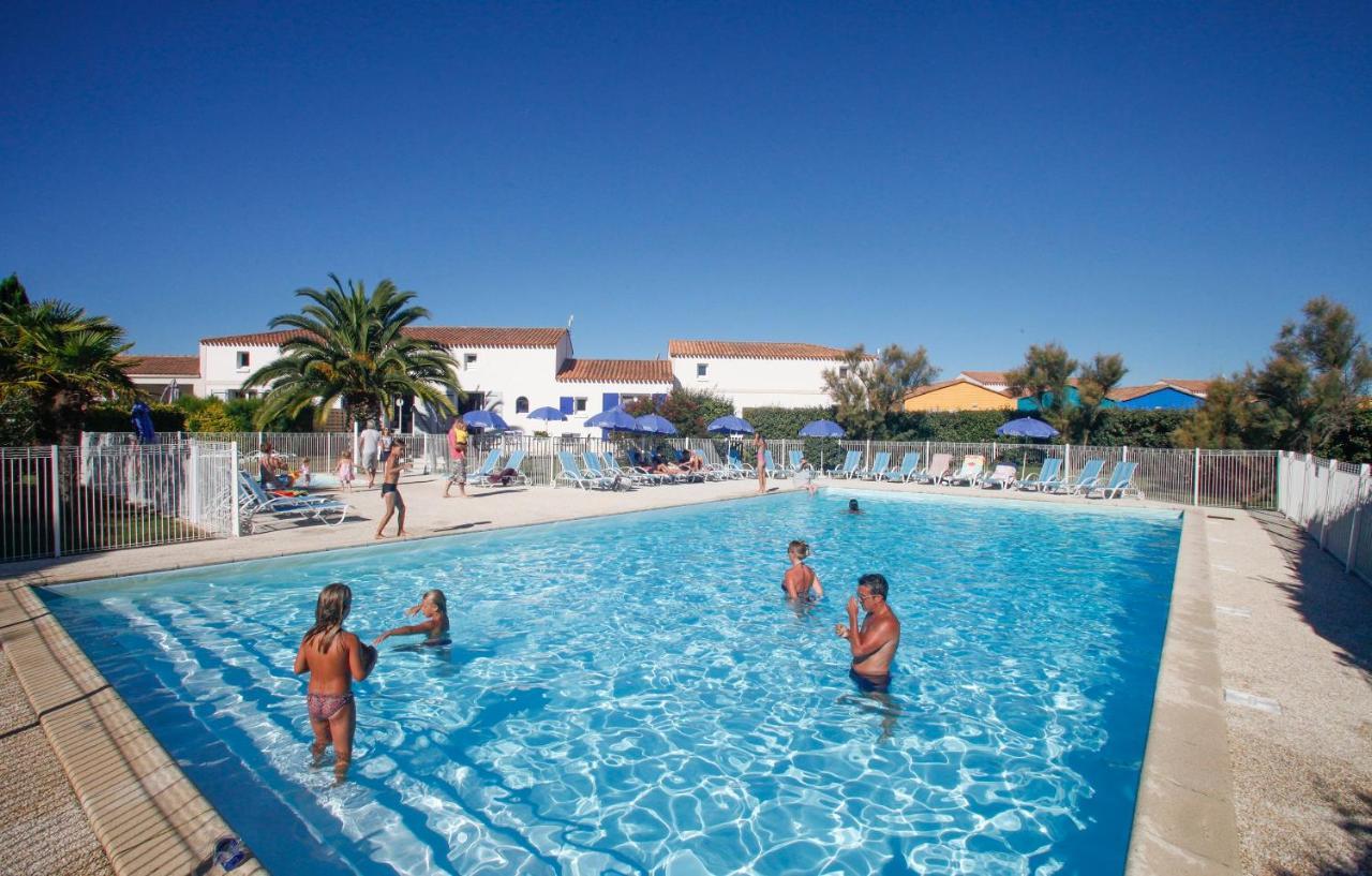 Résidence Odalys Le Village des Amareyeurs Le Château-dʼOléron Extérieur photo
