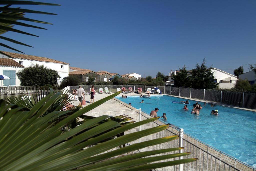 Résidence Odalys Le Village des Amareyeurs Le Château-dʼOléron Extérieur photo