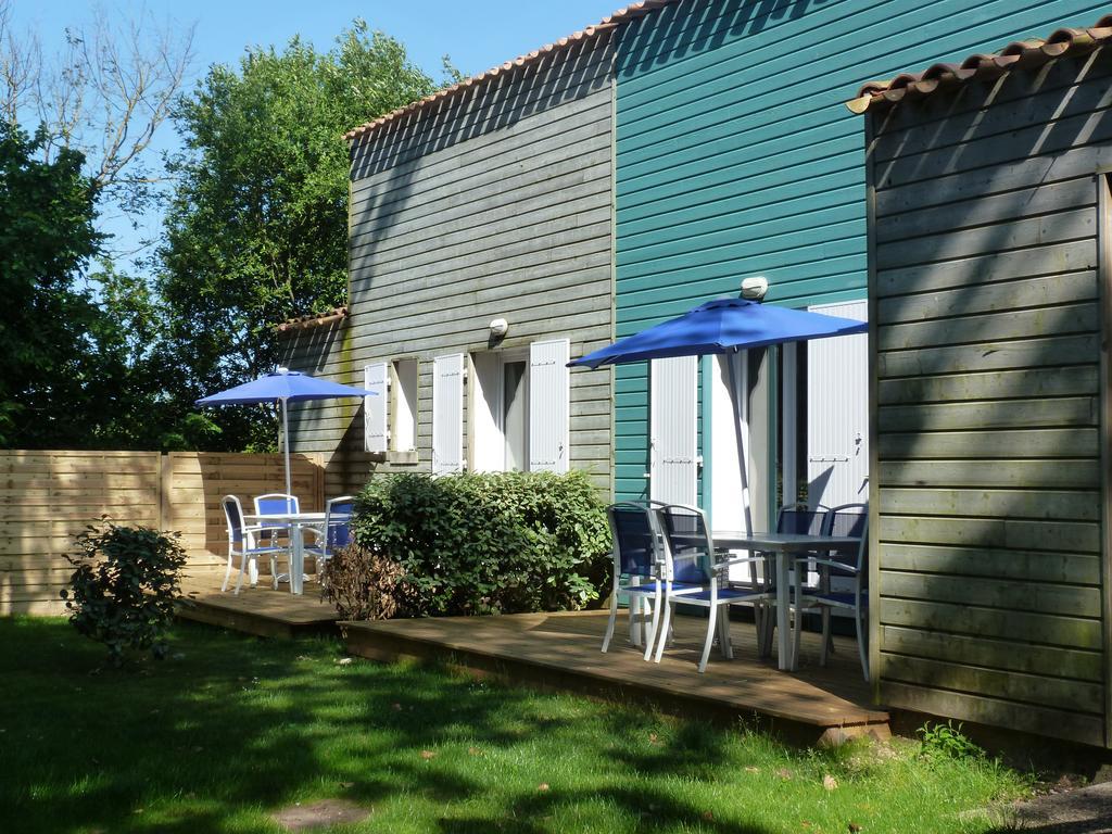 Résidence Odalys Le Village des Amareyeurs Le Château-dʼOléron Extérieur photo