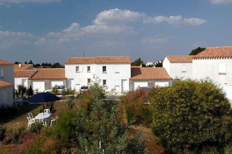 Résidence Odalys Le Village des Amareyeurs Le Château-dʼOléron Extérieur photo
