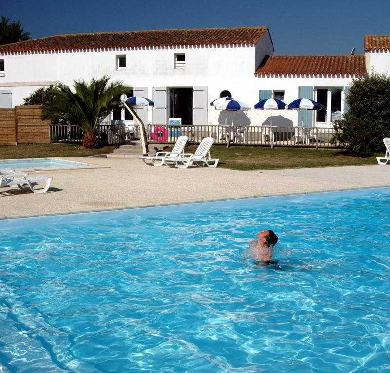 Résidence Odalys Le Village des Amareyeurs Le Château-dʼOléron Extérieur photo
