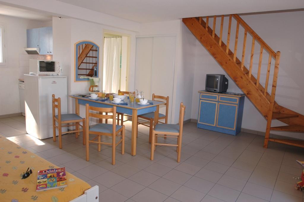 Résidence Odalys Le Village des Amareyeurs Le Château-dʼOléron Extérieur photo